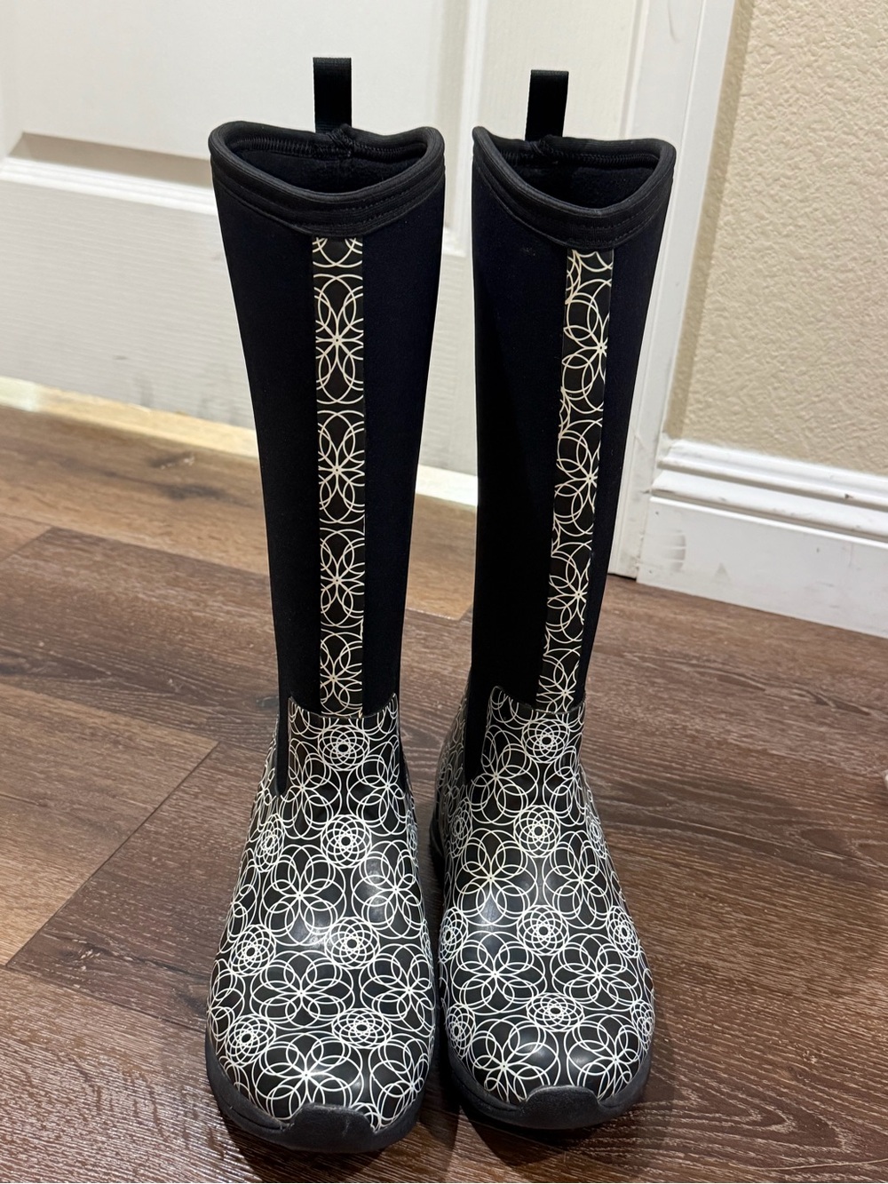 The original muck Boot Company Black Patterned Tall Waterproof Boots size 9